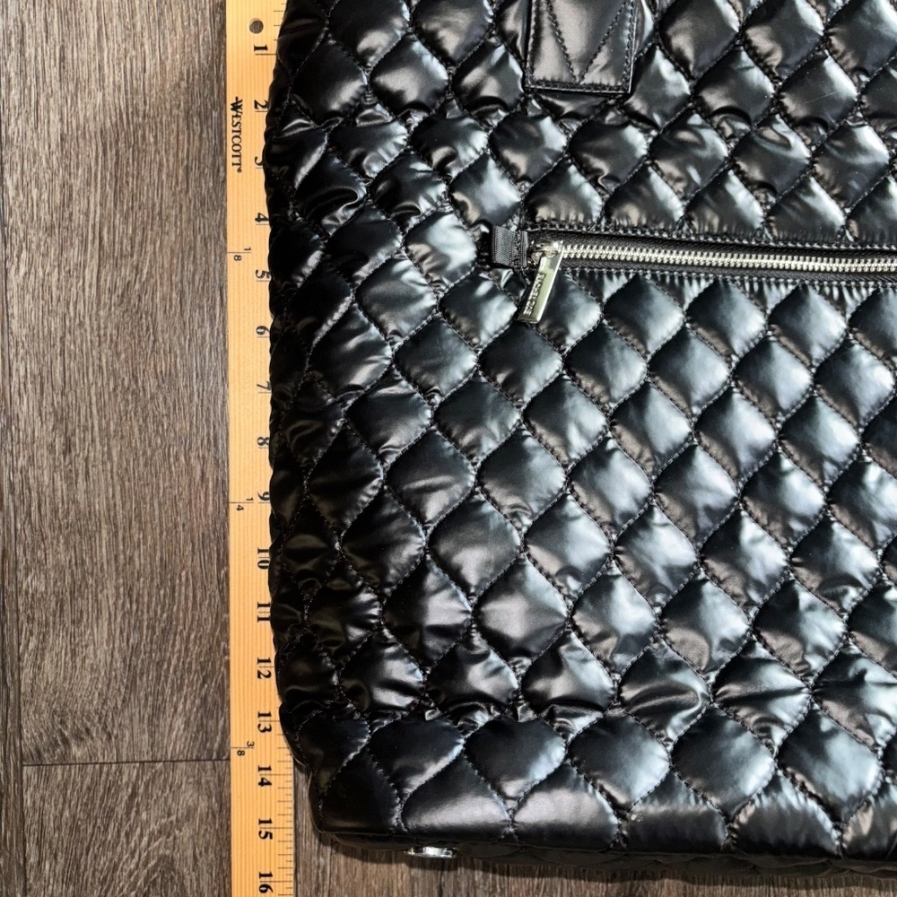 Rachel Zoe quilted black computer/handbag shoulder bag with suitcase loop - Picture 8 of 9